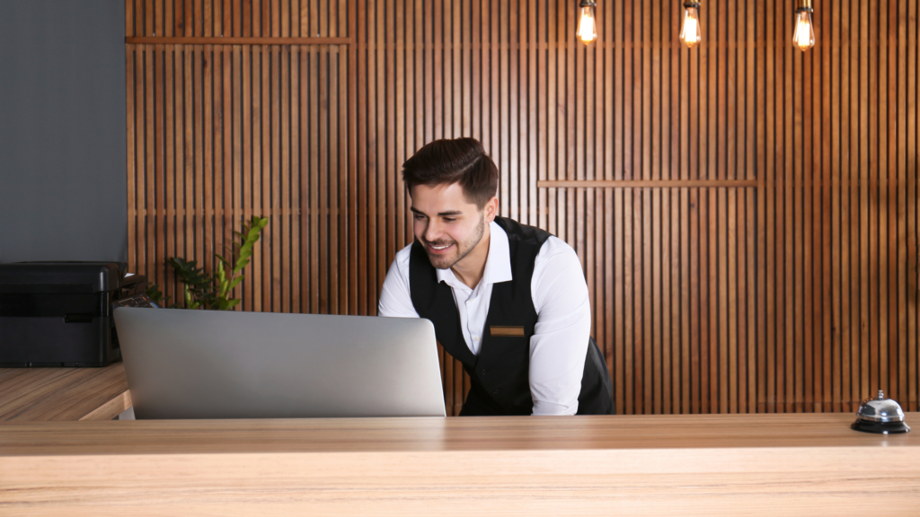 Hotel Tech Showdown: CDP vs CRM Hotel Tech Showdown: CDP vs CRM